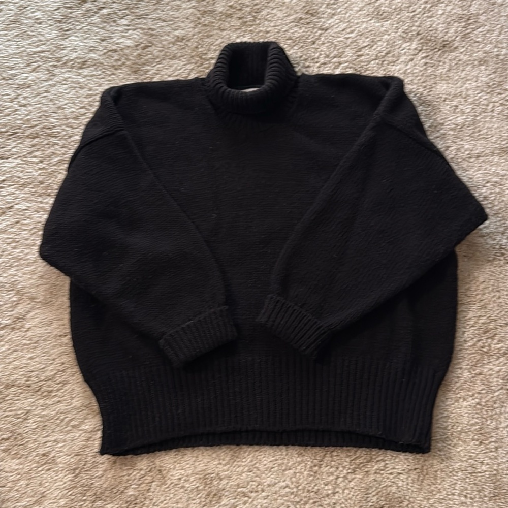 Babaa No. 17 in black. Perfect condition.